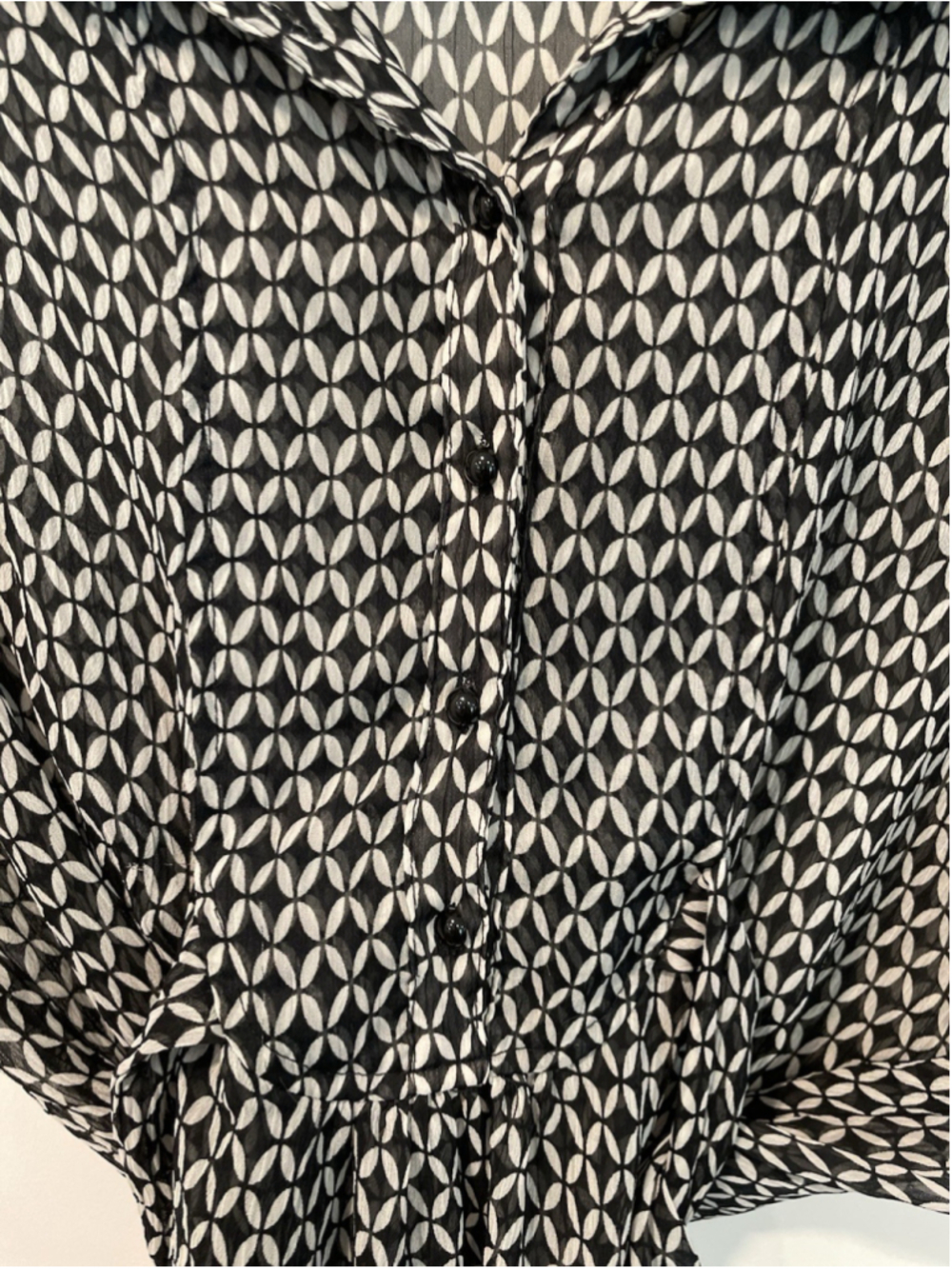H&M Womens Short Sleeve Blouse Size 16 Business Casual Geometric Pattern Ties￼￼ - Picture 5 of 8
